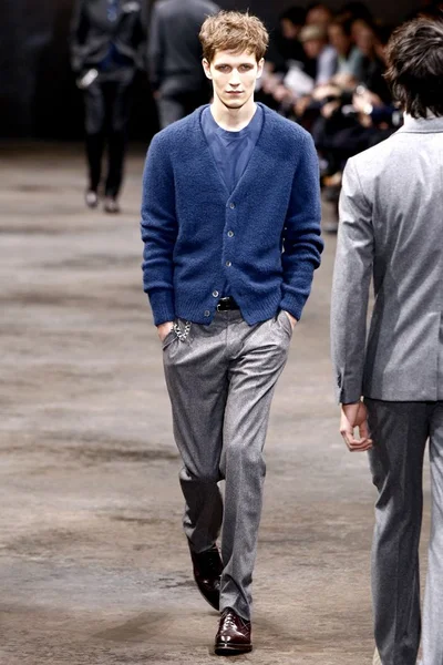 Look 4